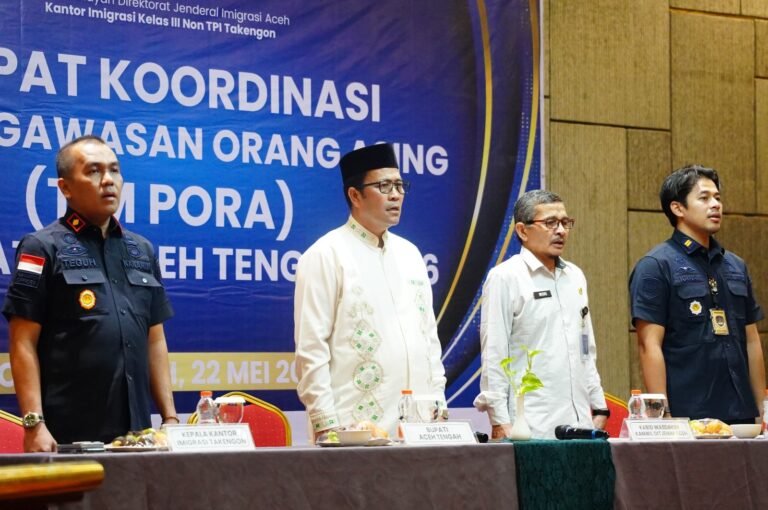 Bupati Aceh Tengah Drs. Haili Yoga, M.Si yang sekaligus membuka acara